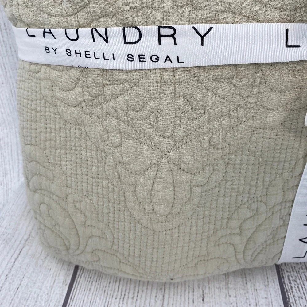 Laundry By Shelli Segal garment washed